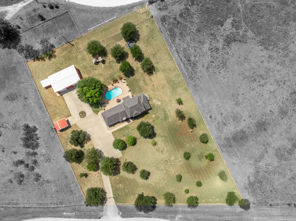 900 E Chad Street Whitney, TX 76692