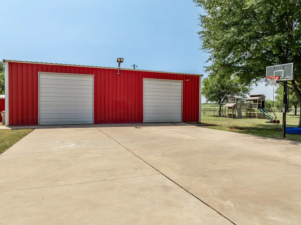 900 E Chad Street Whitney, TX 76692
