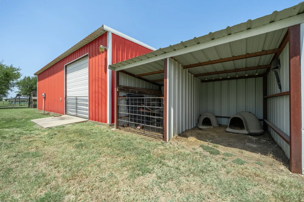 900 E Chad Street Whitney, TX 76692