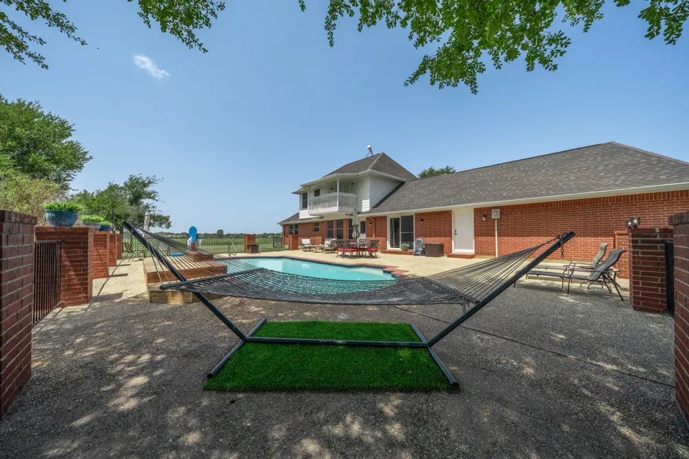 900 E Chad Street Whitney, TX 76692