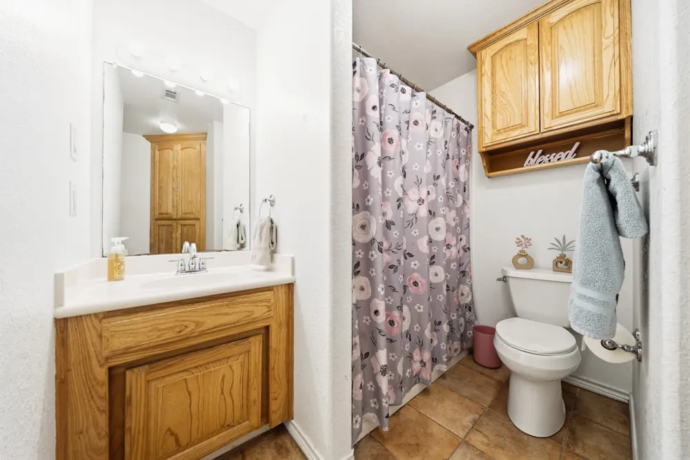 900 E Chad Street Whitney, TX 76692