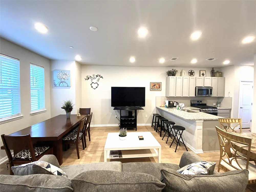 9015 Cattle Baron Path #1802 Austin, TX 78747