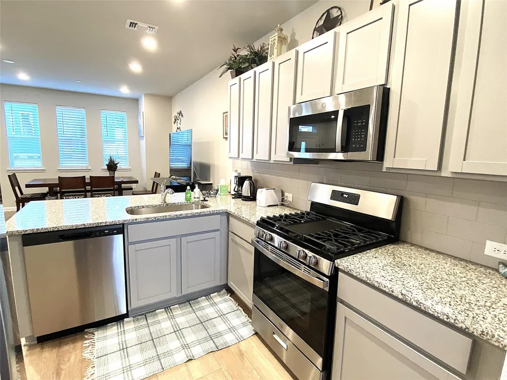 9015 Cattle Baron Path #1802 Austin, TX 78747