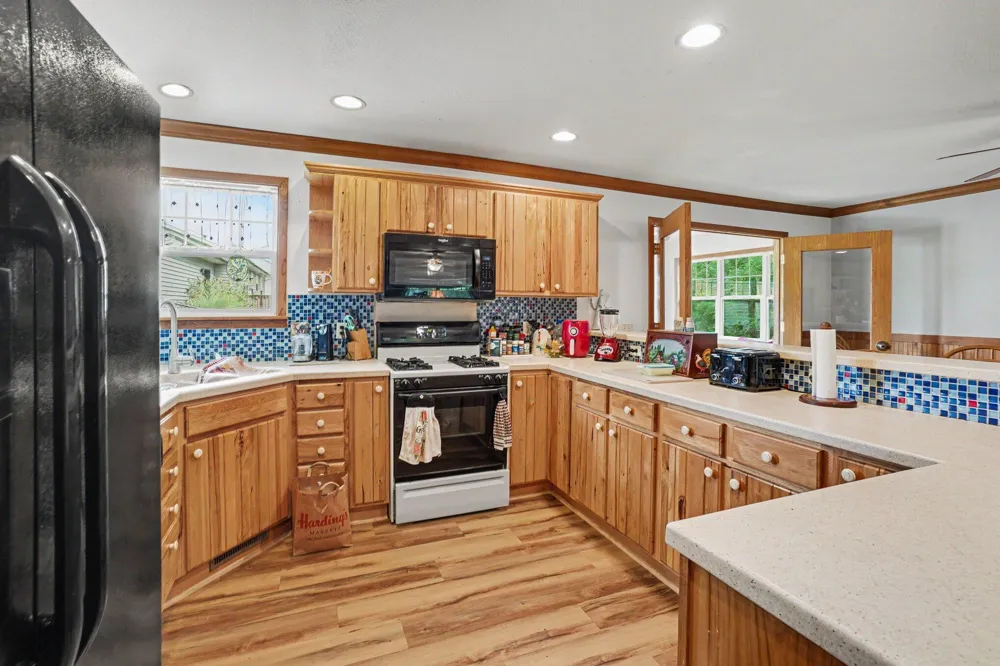 1946 Nazareth Road Kalamazoo, MI 49048