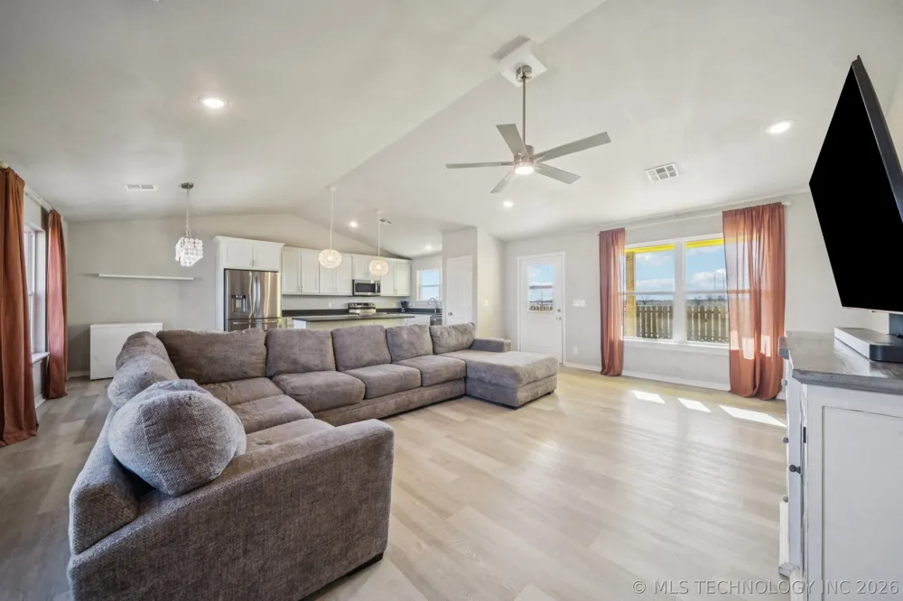 2152 E 430 ROAD Adair, OK 74330