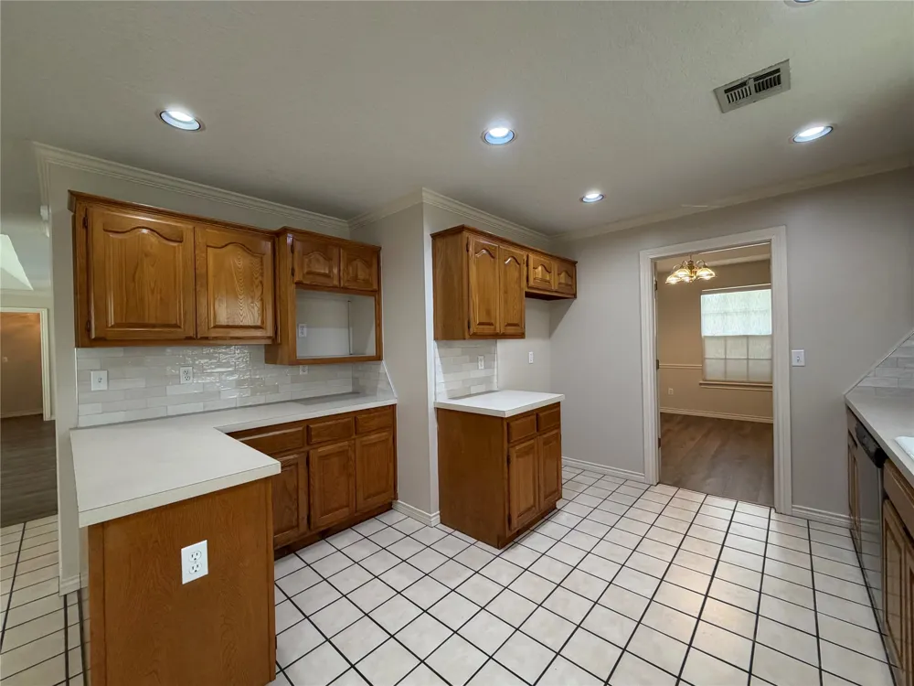9203 S 73rd East Avenue Tulsa, OK 74133