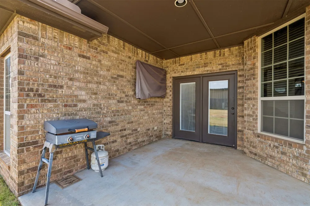 636 NE 23rd Moore, OK 73160