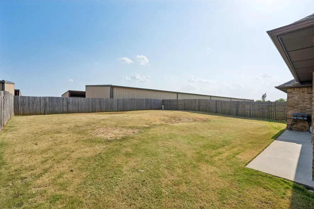 636 NE 23rd Moore, OK 73160