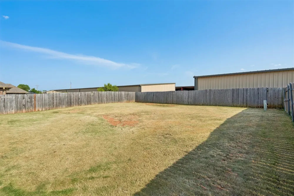 636 NE 23rd Moore, OK 73160
