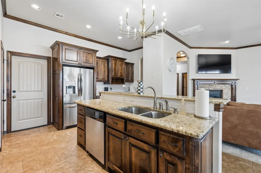 636 NE 23rd Moore, OK 73160