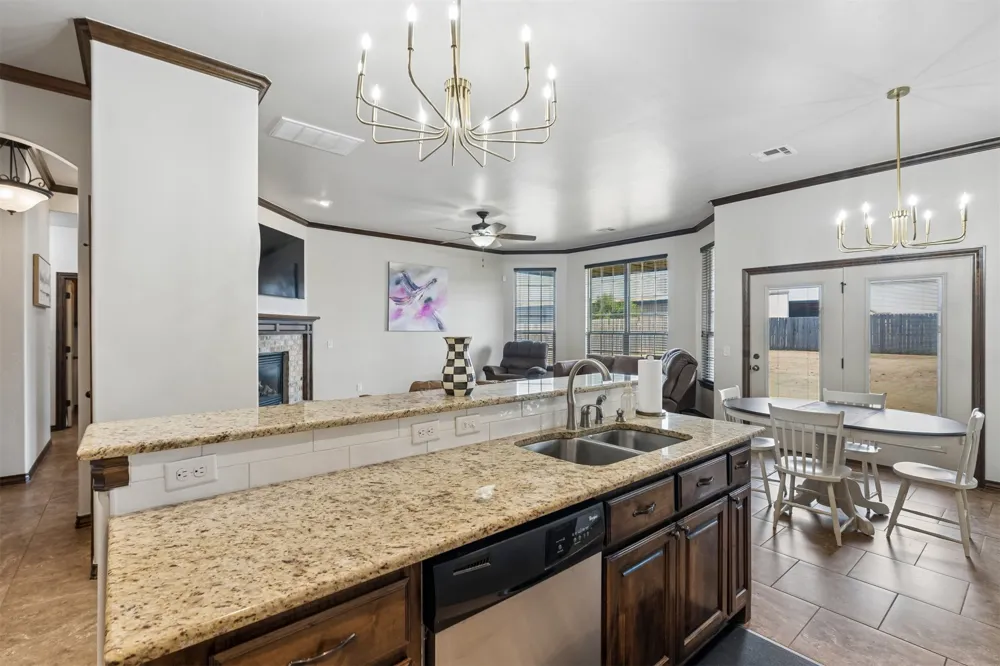 636 NE 23rd Moore, OK 73160