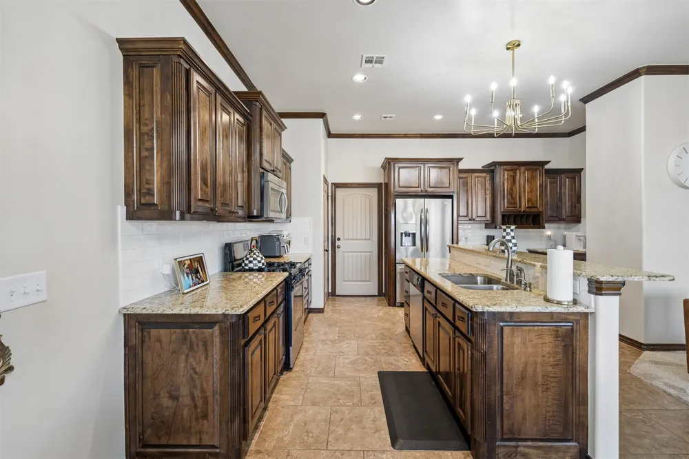 636 NE 23rd Moore, OK 73160