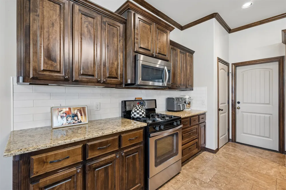 636 NE 23rd Moore, OK 73160