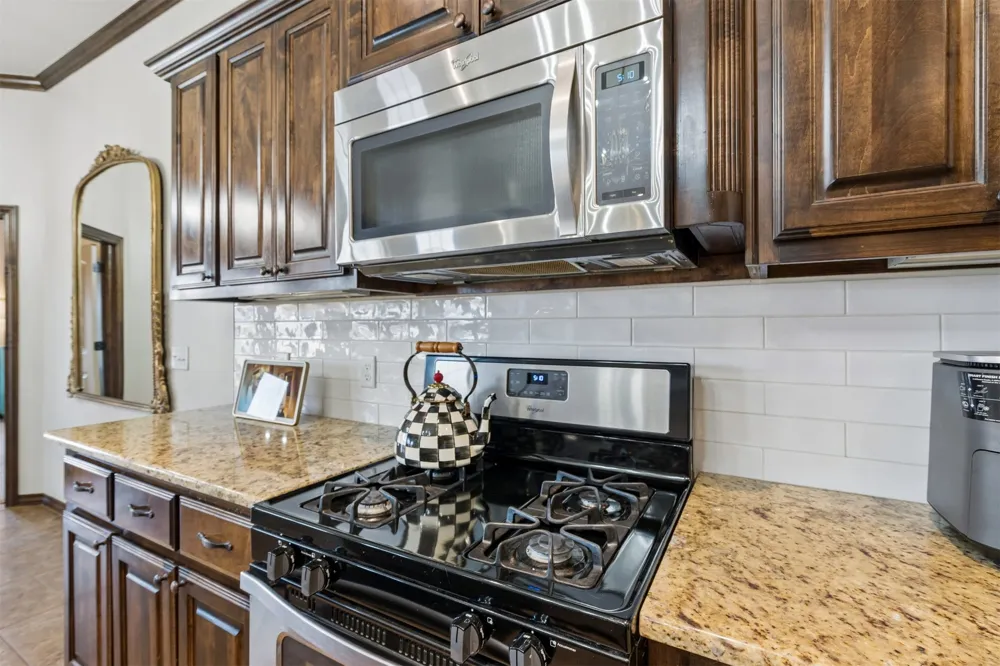 636 NE 23rd Moore, OK 73160
