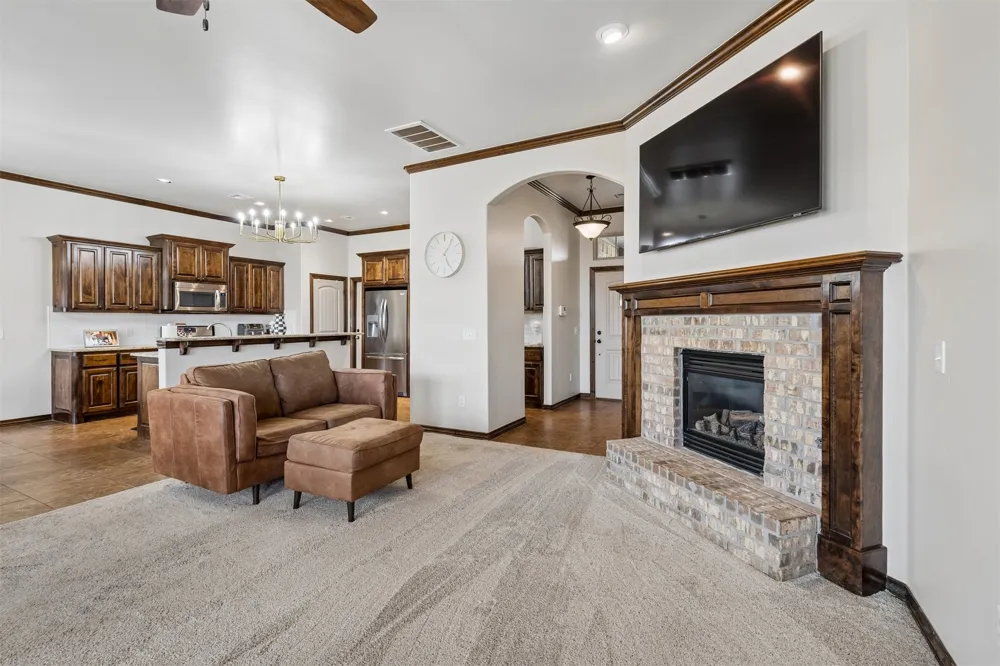636 NE 23rd Moore, OK 73160