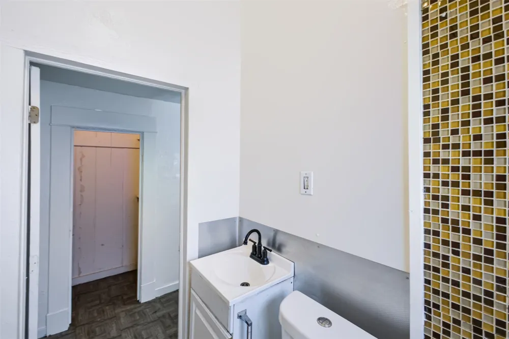 928 E Corona Ada, OK 74820