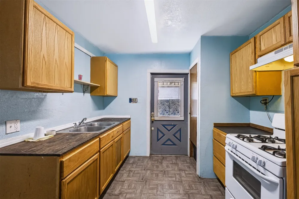 928 E Corona Ada, OK 74820