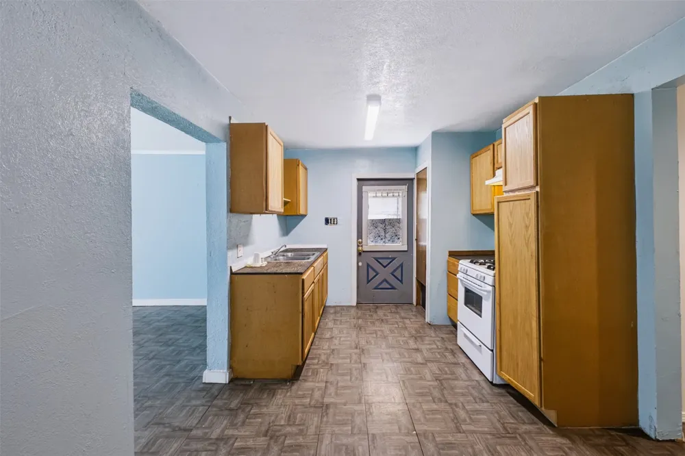 928 E Corona Ada, OK 74820