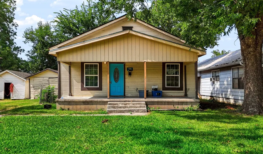 928 E Corona Ada, OK 74820