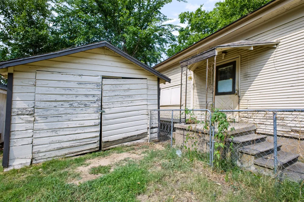928 E Corona Ada, OK 74820