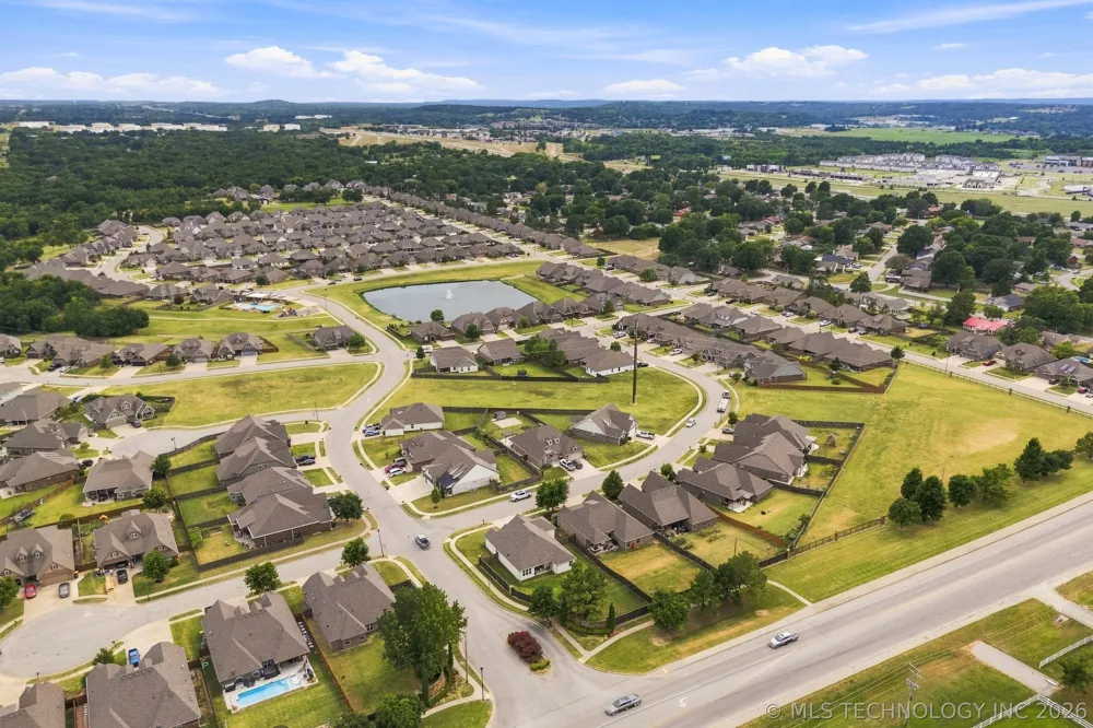 2605 W 111th Place S Jenks, OK 74037