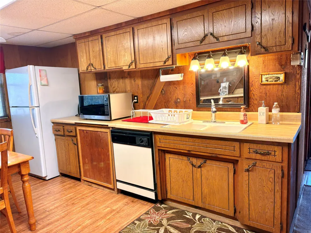 979 County Line Road Eufaula, OK 74432
