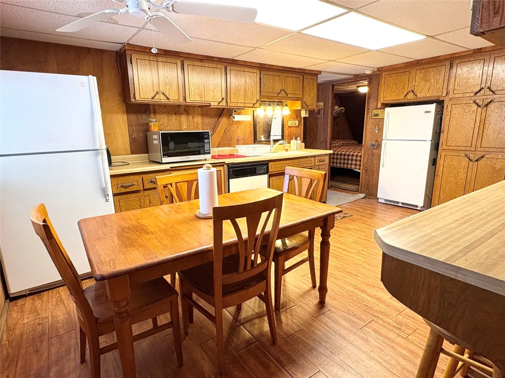 979 County Line Road Eufaula, OK 74432