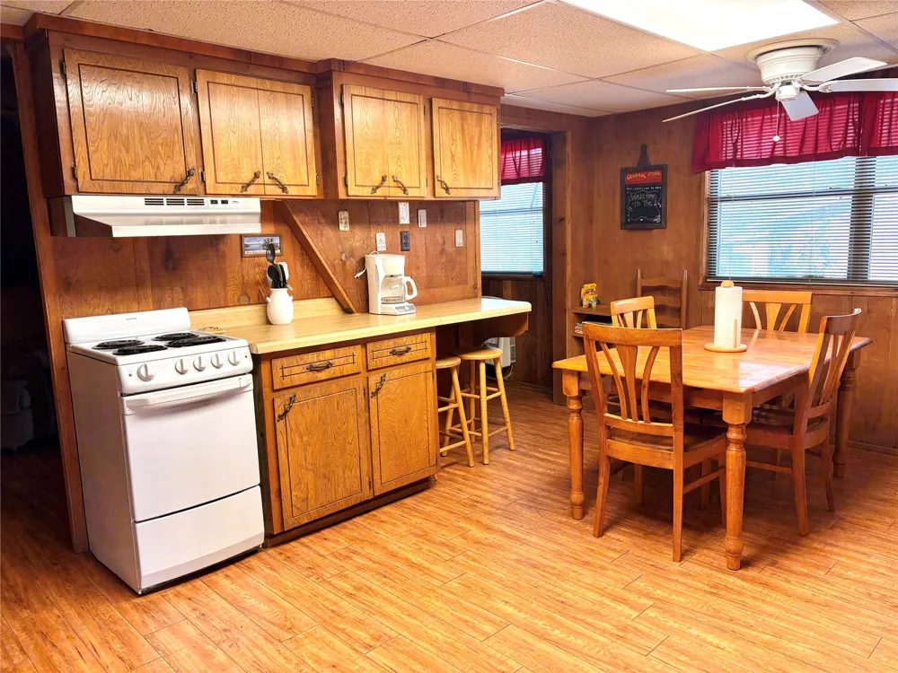 979 County Line Road Eufaula, OK 74432