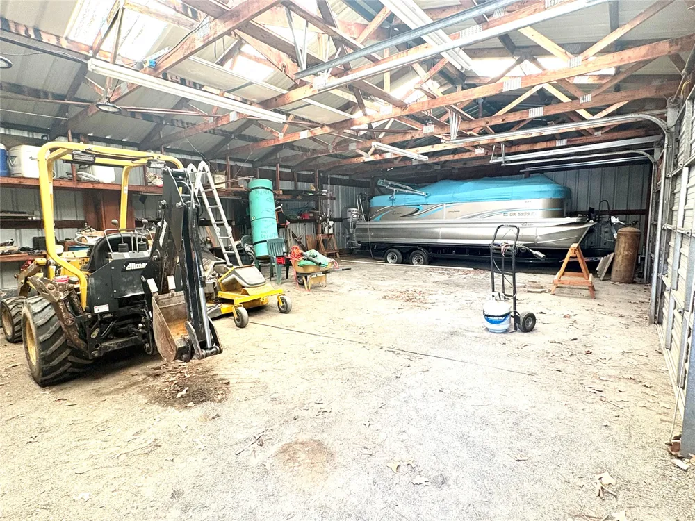 979 County Line Road Eufaula, OK 74432