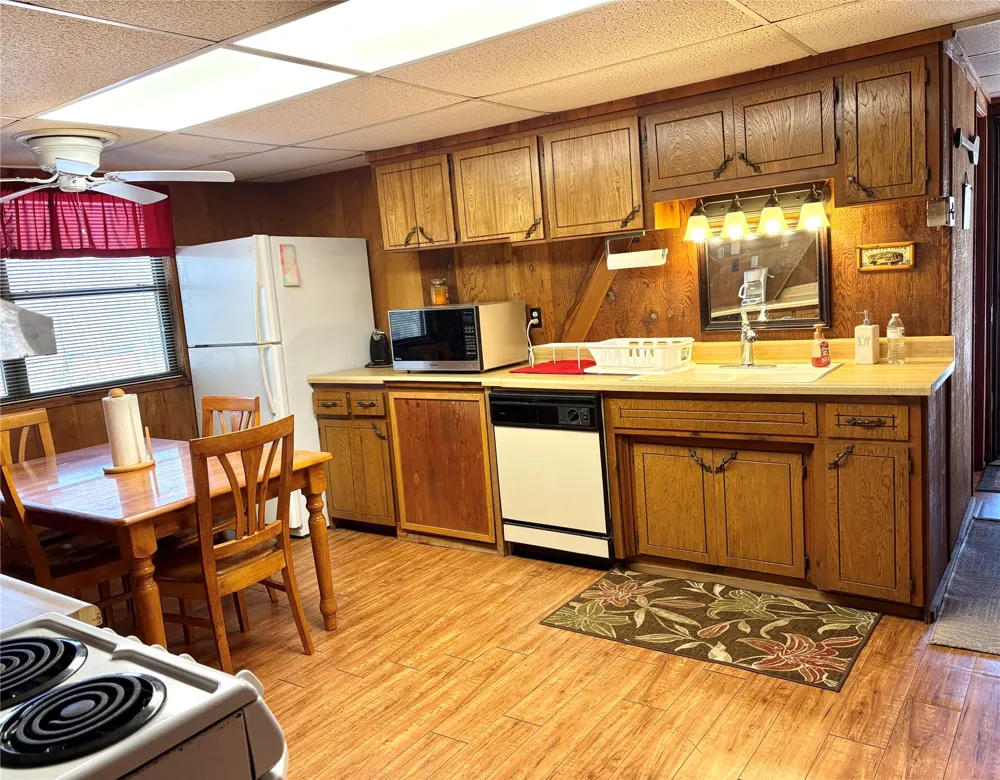 979 County Line Road Eufaula, OK 74432