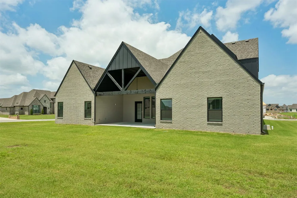 84 E 165th Place S Glenpool, OK 74033