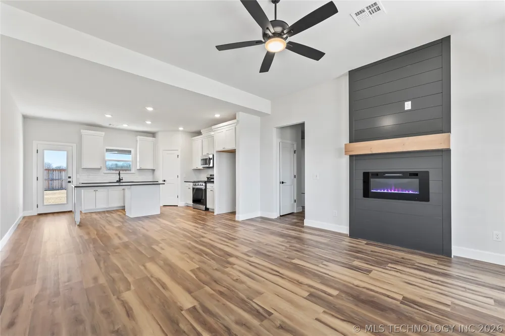 10866 S 279th EastAvenue Coweta, OK 74429