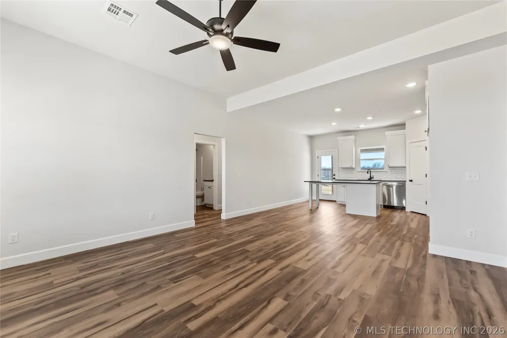 10866 S 279th EastAvenue Coweta, OK 74429