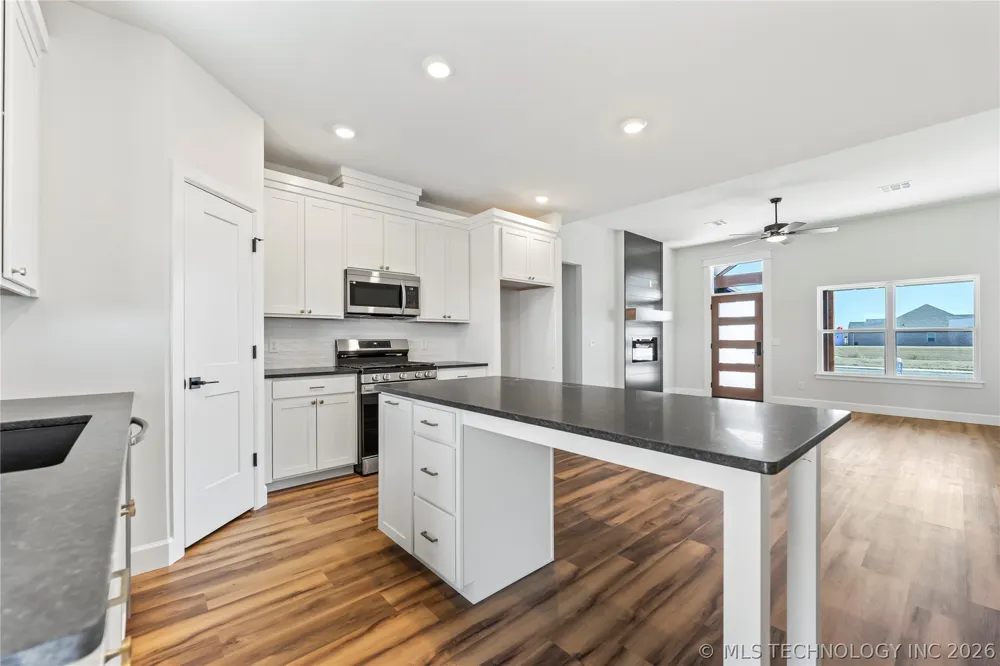 10866 S 279th EastAvenue Coweta, OK 74429