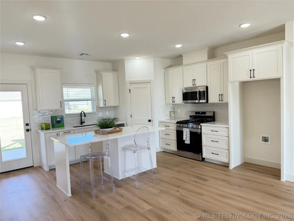10866 S 279th EastAvenue Coweta, OK 74429