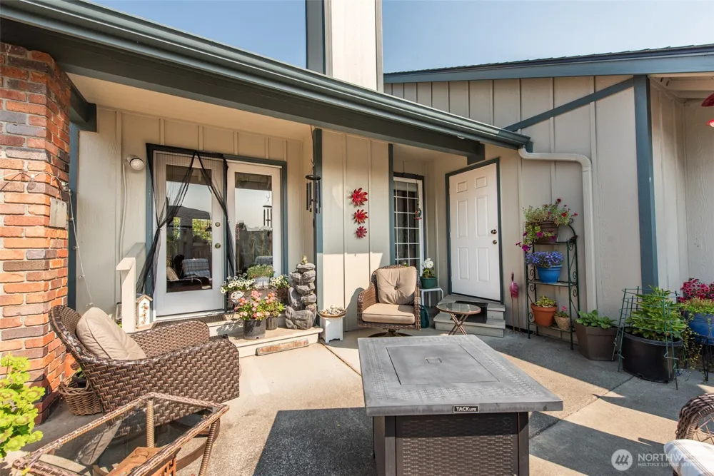 890 Oxford Way Sequim, WA 98382