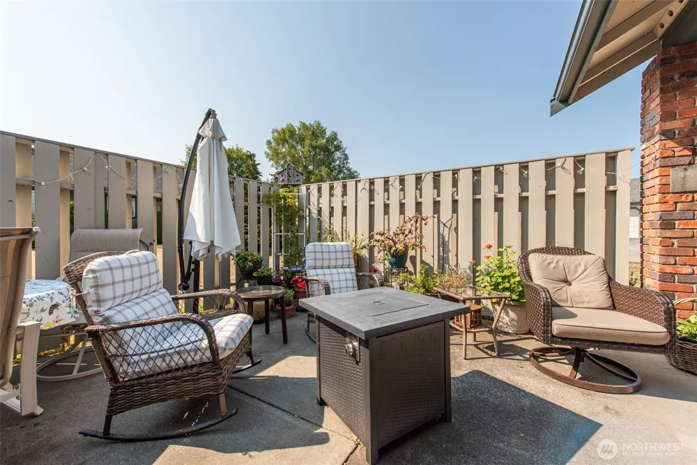 890 Oxford Way Sequim, WA 98382