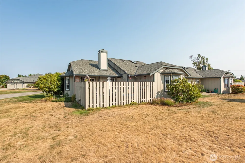 890 Oxford Way Sequim, WA 98382