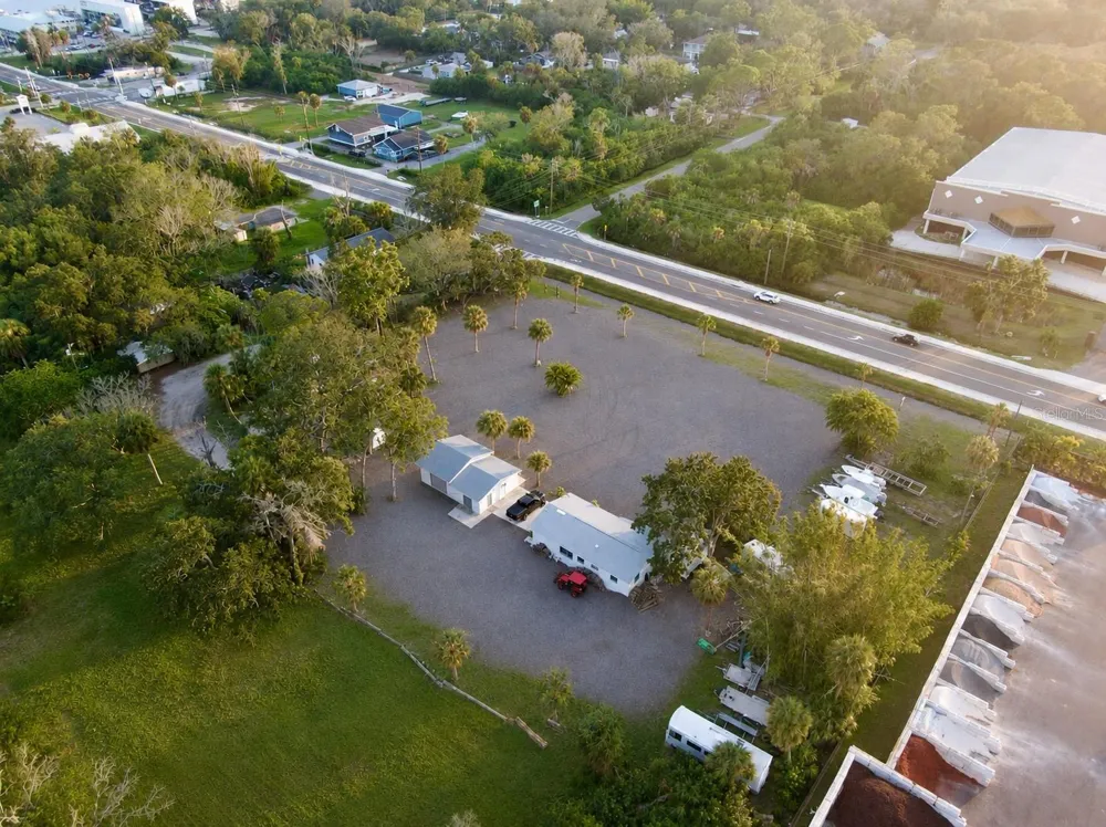 1322 PINELLAS AVENUE Tarpon Springs, FL 34689