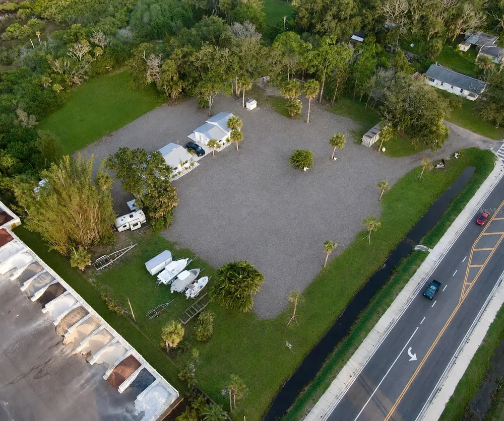1322 PINELLAS AVENUE Tarpon Springs, FL 34689