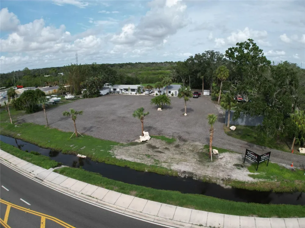 1322 PINELLAS AVENUE Tarpon Springs, FL 34689