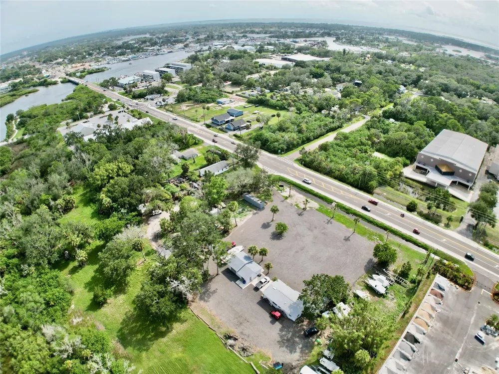 1322 PINELLAS AVENUE Tarpon Springs, FL 34689