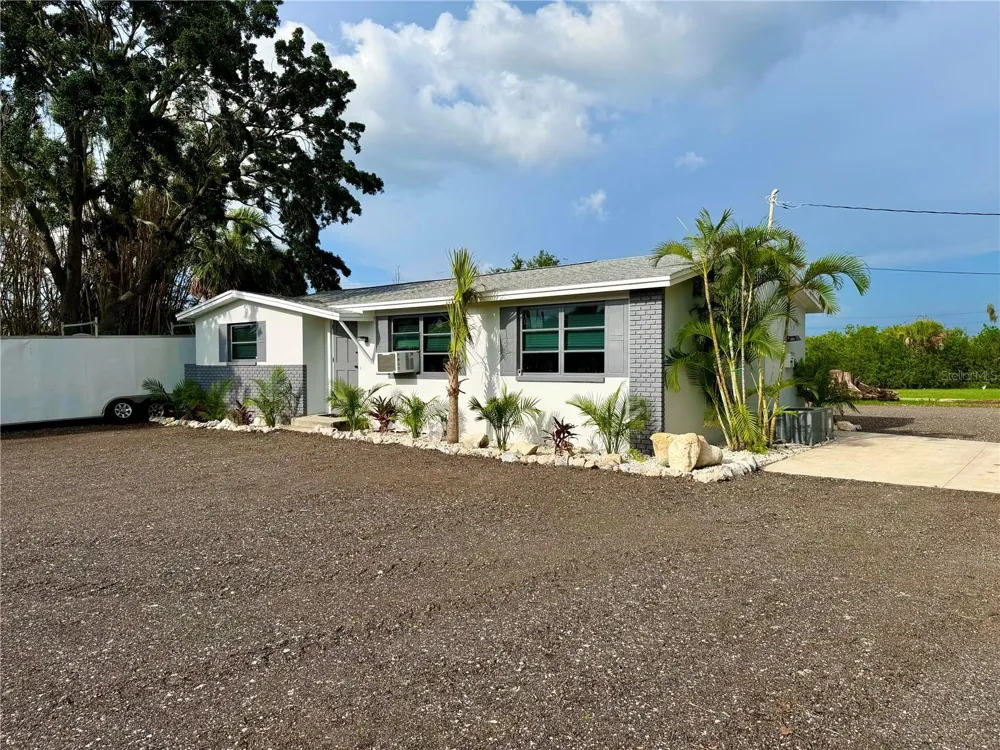 1322 PINELLAS AVENUE Tarpon Springs, FL 34689