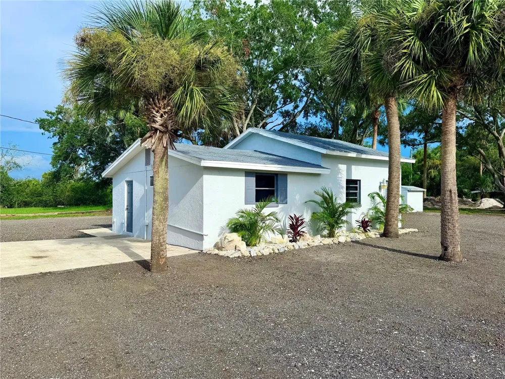 1322 PINELLAS AVENUE Tarpon Springs, FL 34689
