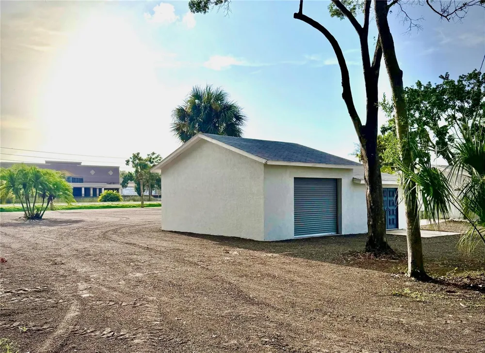 1322 PINELLAS AVENUE Tarpon Springs, FL 34689