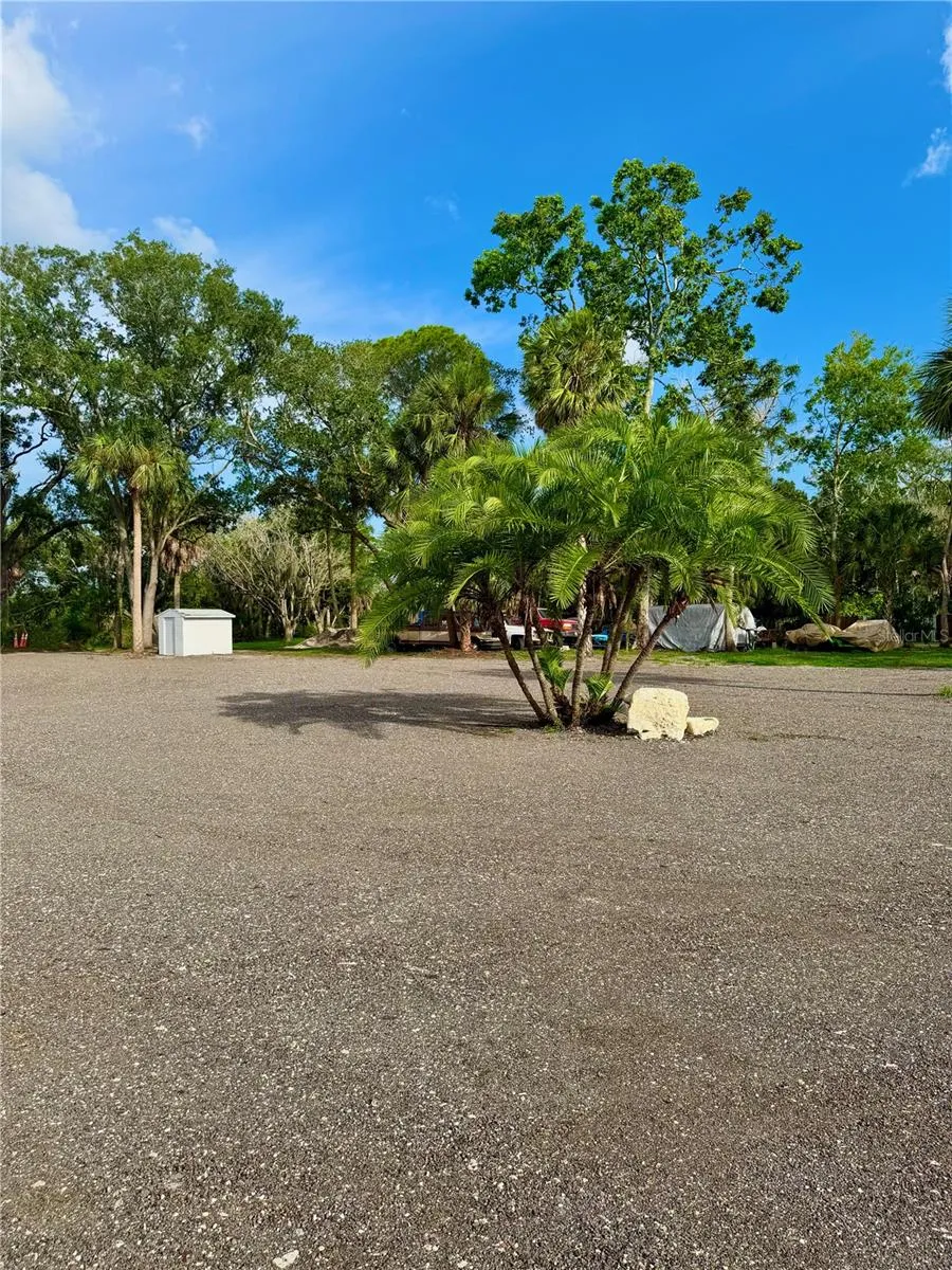 1322 PINELLAS AVENUE Tarpon Springs, FL 34689