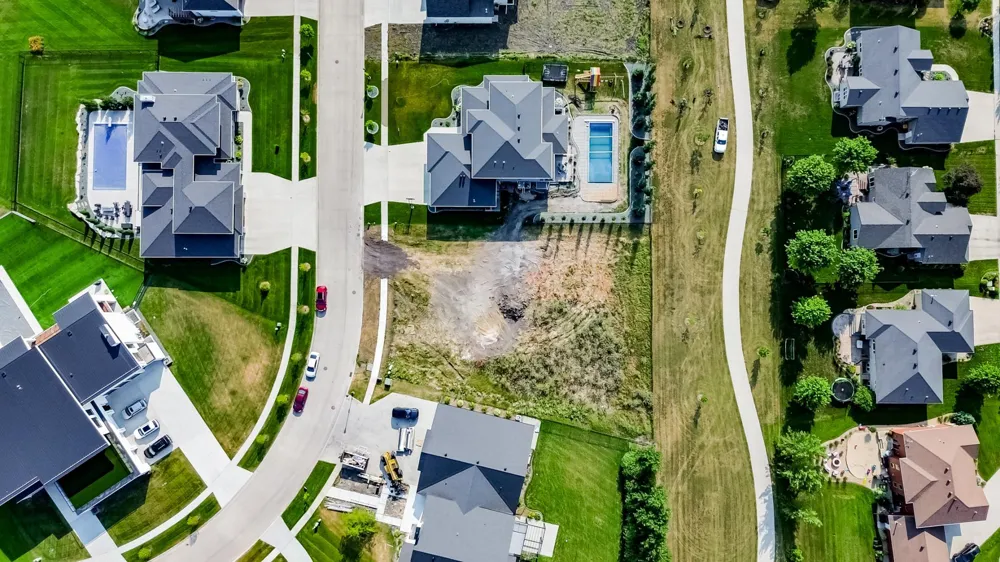2812 RIVERS BEND DRIVE E West Fargo, ND 58078