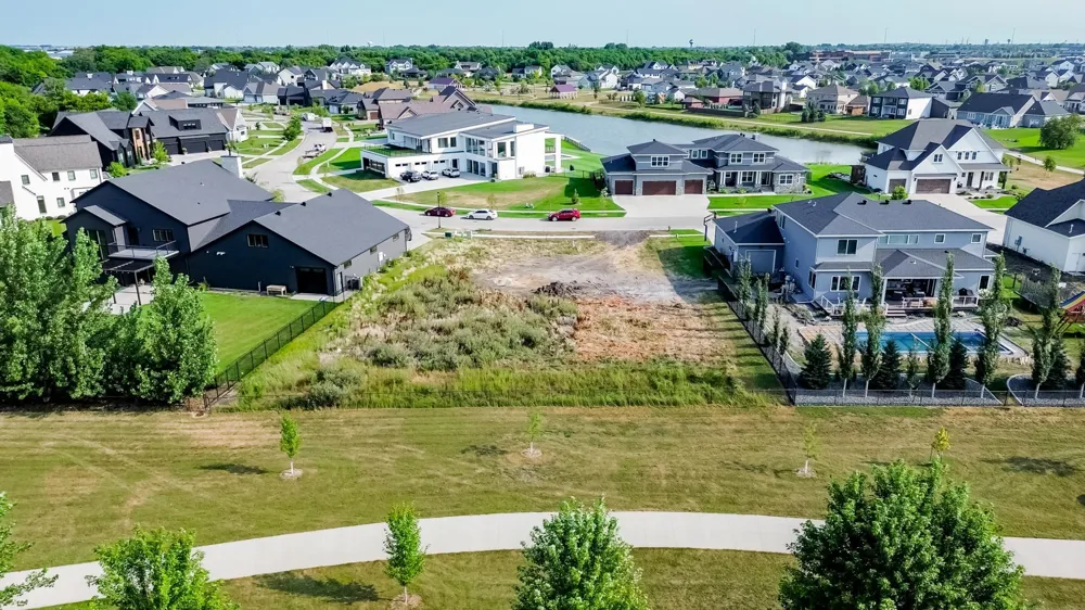 2812 RIVERS BEND DRIVE E West Fargo, ND 58078