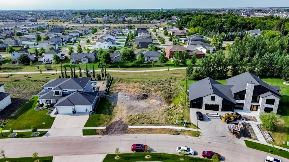 2812 RIVERS BEND DRIVE E West Fargo, ND 58078