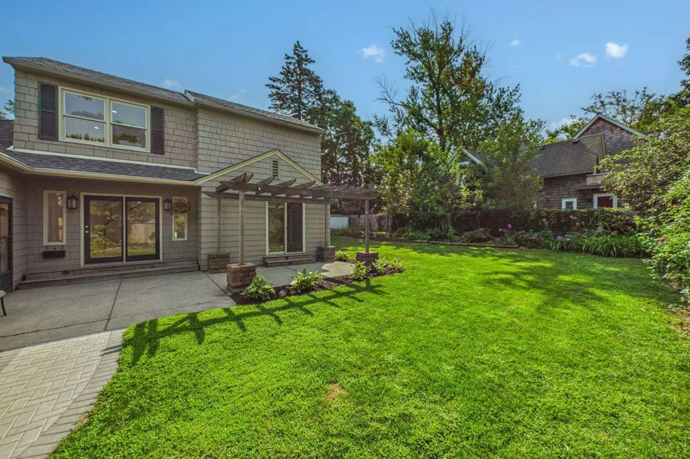 542 3rd Avenue Excelsior, MN 55331